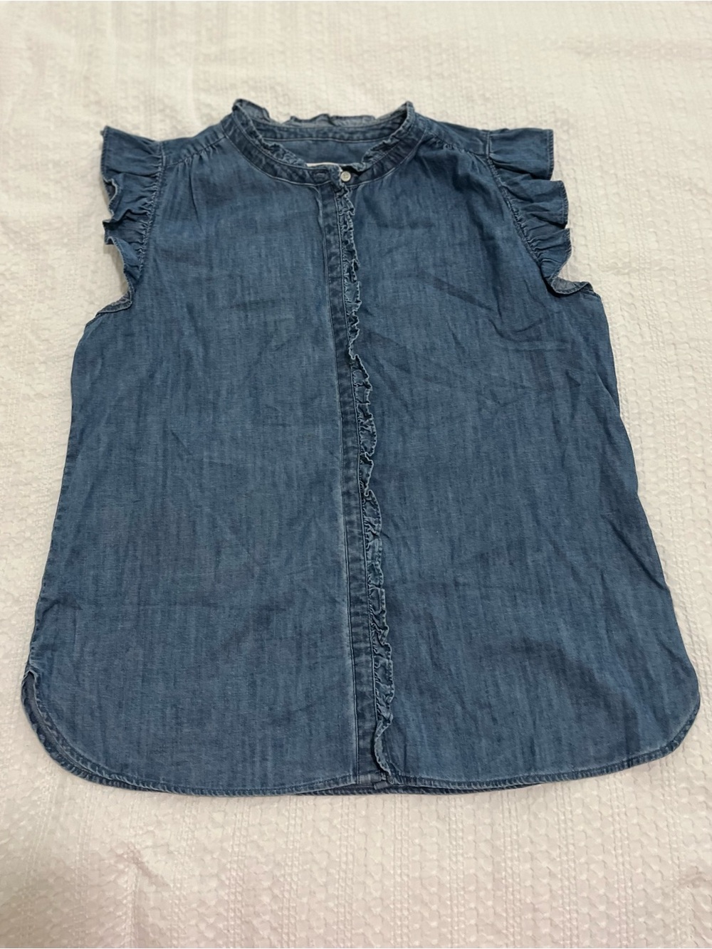 LOFT Denim Chambray Ruffle Trim Flutter Sleeves Top Sz M Boho Western Cottage - Picture 4 of 12
